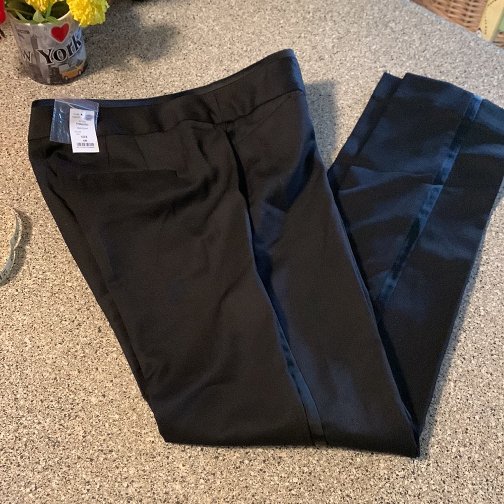 NWT White House pure-Black Market Slim Ankle  size 4R dress-Pant